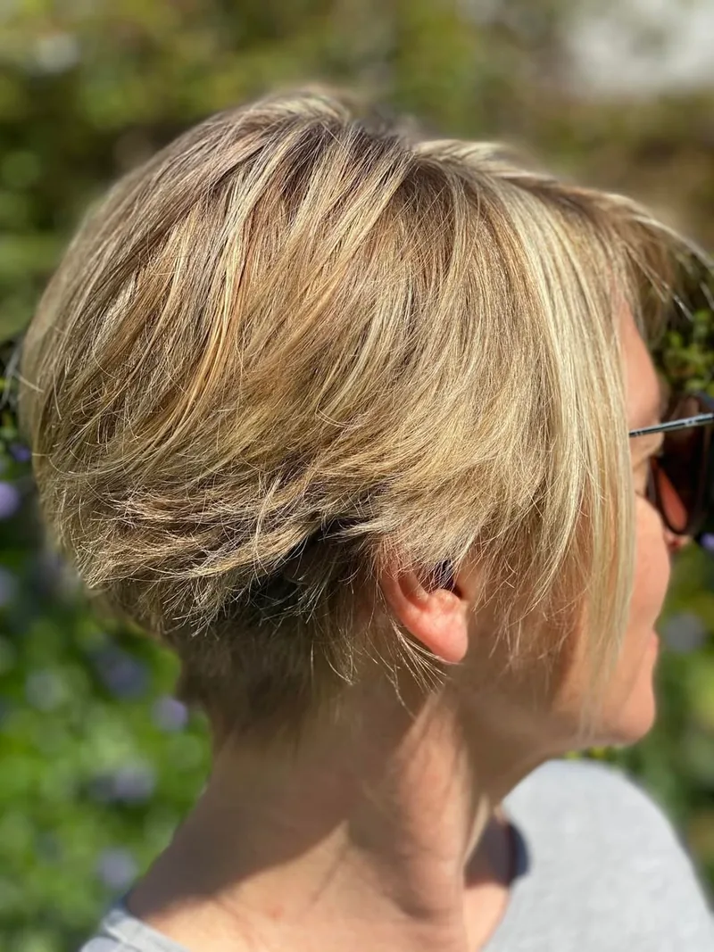Hairdresser serving Sumner from Redcliffs
